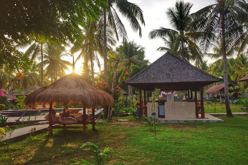 Отель Trawangan Oasis Гили Траванган Экстерьер фото
