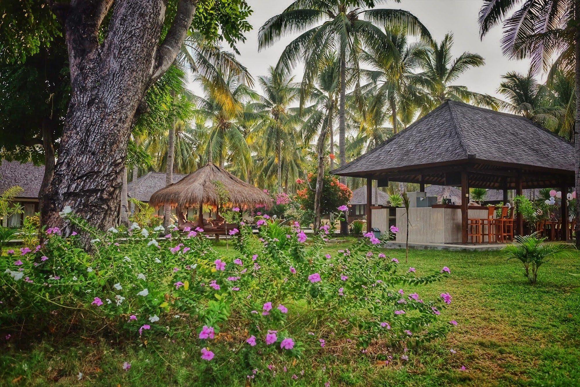 Отель Trawangan Oasis Гили Траванган Экстерьер фото